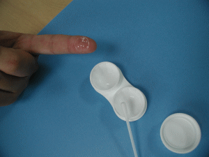 緊急企画！ コンタクトレンズの洗浄液を位相差顕微鏡で見る